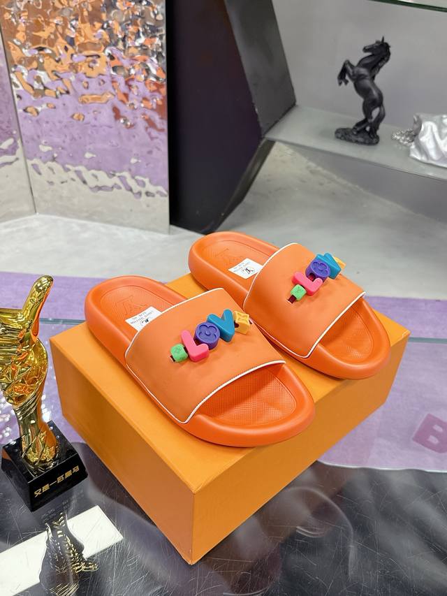 Factory P Price P Top Version Lv Slippers Series Couples Lv Louis Vuitton L Home