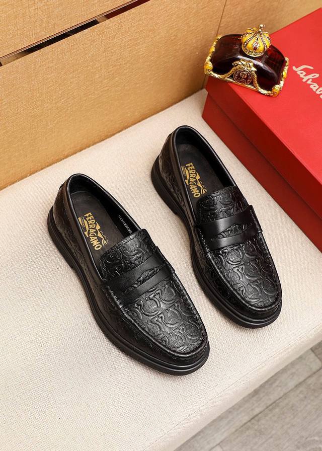 Product Trademark Ferragamo Salvatore Ferragamo Casual Leather Shoes Standard Si