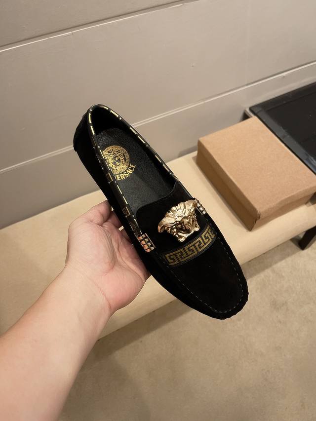 Brand Versace Uppers Are Made Of Top-Layer Frosted Cowhide, Comfortable And Brea