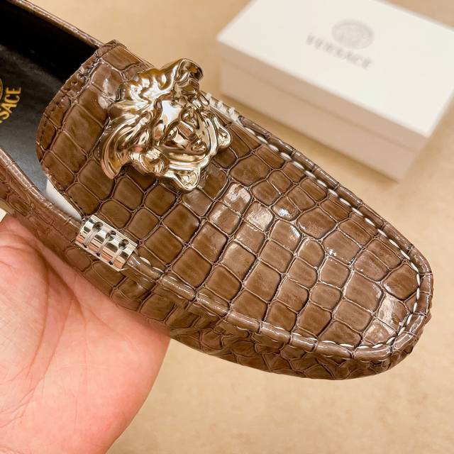 Real Price Brand: Versace Official Original Upper: First-Layer Imported Cowhide