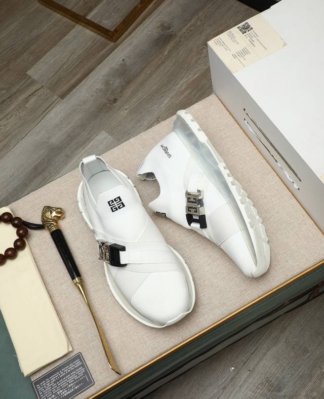 Factory Price P Givenchy Givenchy New Counter Synchronized Everyone Has A Pair,