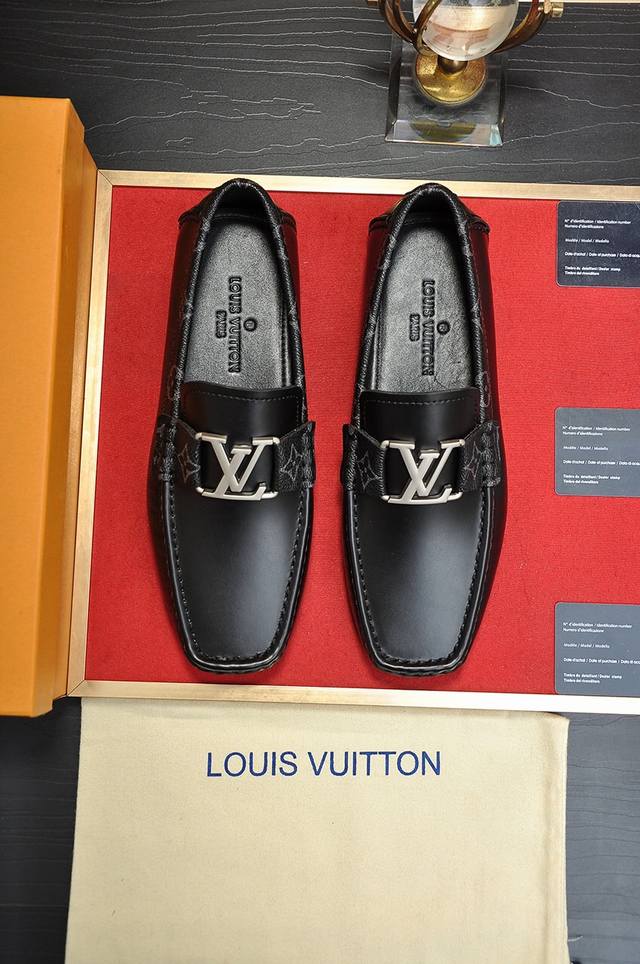 Factory Price P Lv Moccasins Water-Dyed Cowhide Lining New Models Are On Sale On