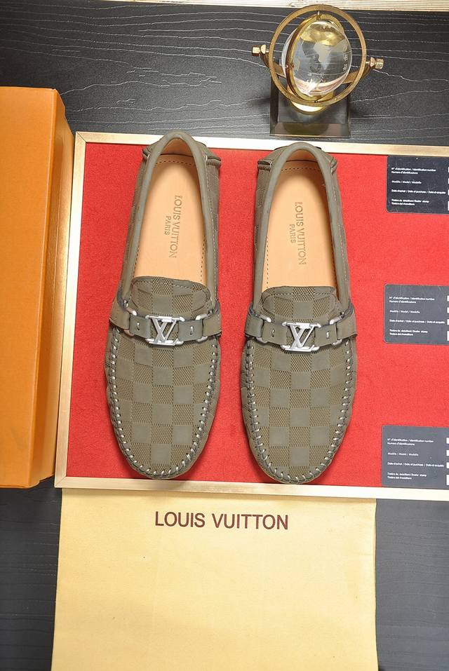 Factory Price P Lv Moccasins Water-Dyed Cowhide Lining New Models Are On Sale On