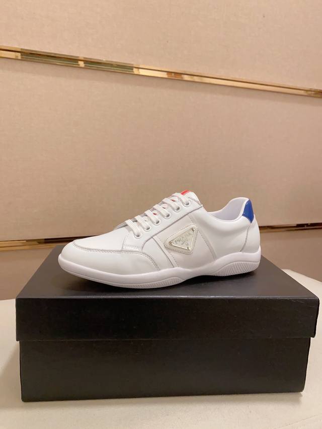 Prada's Latest Casual And Fashionable Men's Shoes. The Hottest Style Is Simple A