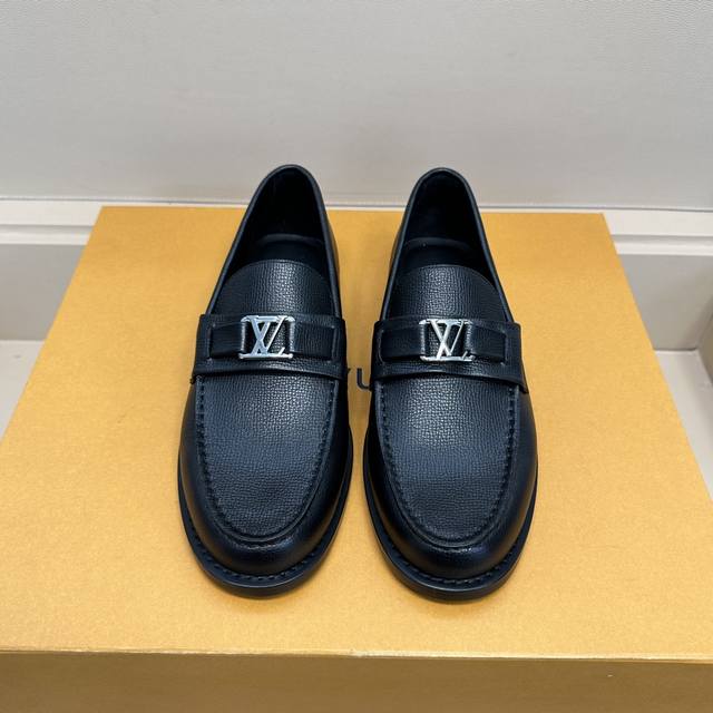 Uses Imported Leather, High-Quality Rubber Sole, Imitation Leather Sole, Genuine