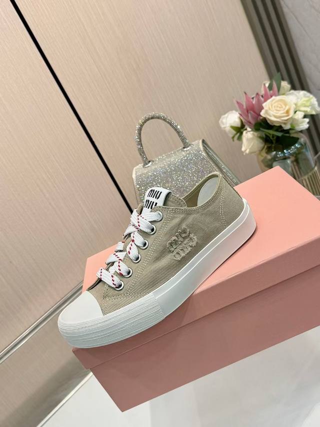 Real Price Miumiu Miu Miu 2 New Embroidered Canvas Shoes Single Shoes Top Origin