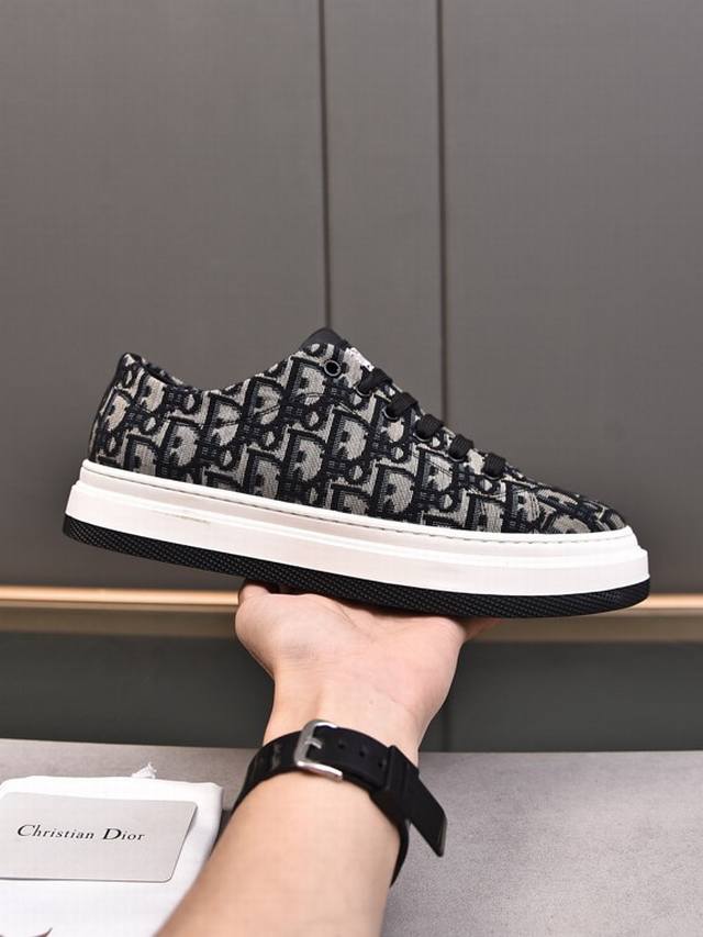 Running Volume Dior Breathable Small Cloth Shoes Uppers Are Made Of Comfortable