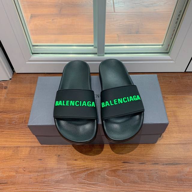 balengiacig* Classic Slippers, One-To-One Private Model, Highlighting The Hee