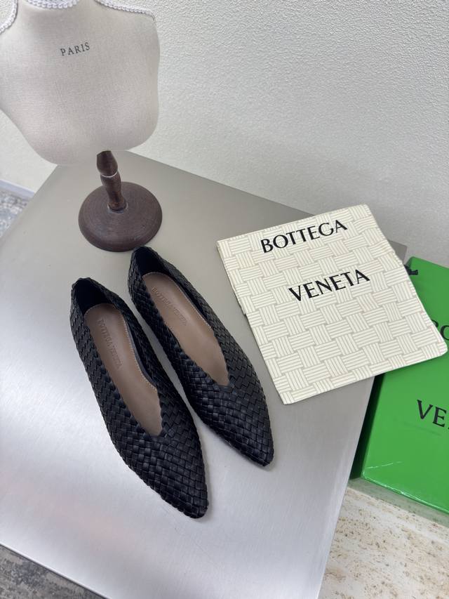 One-Piece Hand-Woven Seamless Bv Sofia Flat-Bottomed Hand-Woven One-Piece Woven