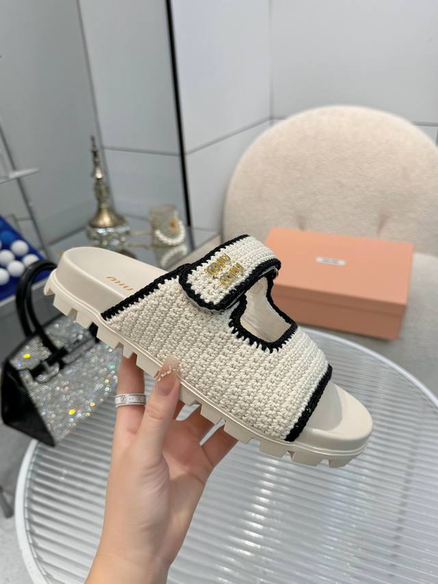 Popular Wool Knitting Style