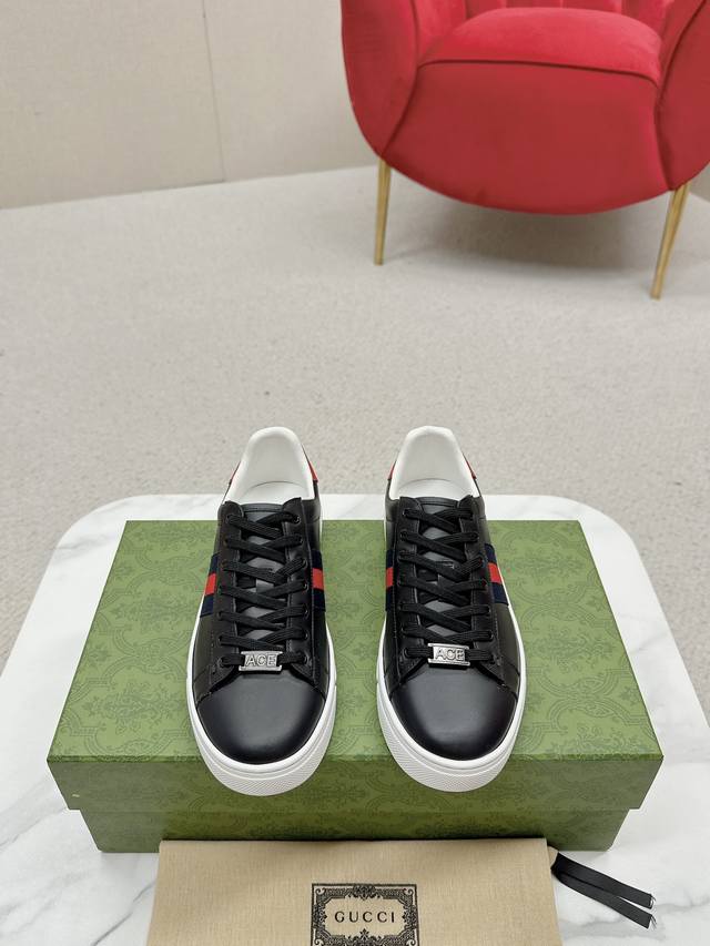 Male 10 Gucc*'s Latest Ace Series Of Webbing Sneakers Since Its Launch, The Ace