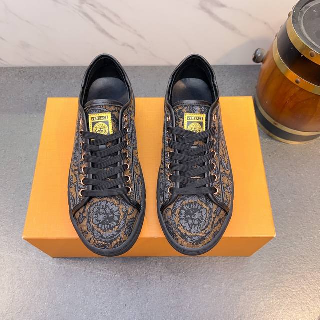 Versace Classic Casual Men's Shoes. The World's Top Brand, Counter Materials Are