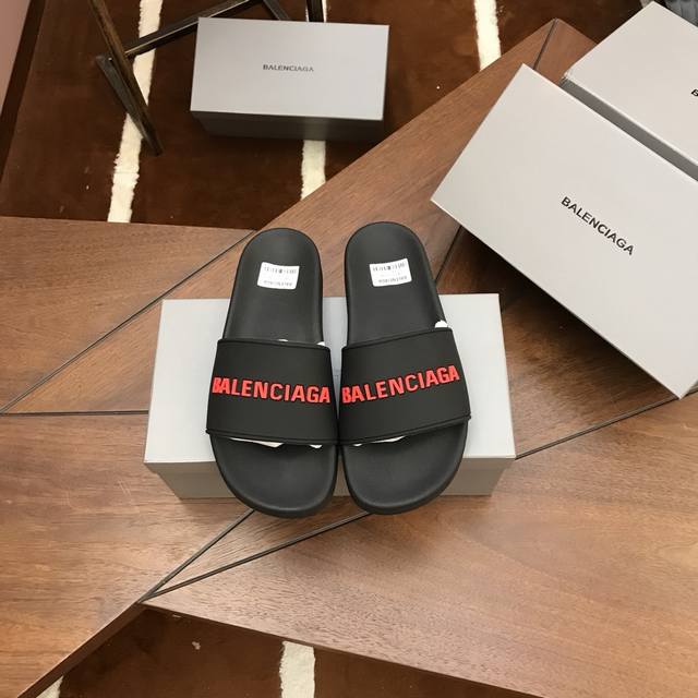 Balenciaga Luxury Couple Slippers, Casual, Loose And Comfortable, Must-Have Item