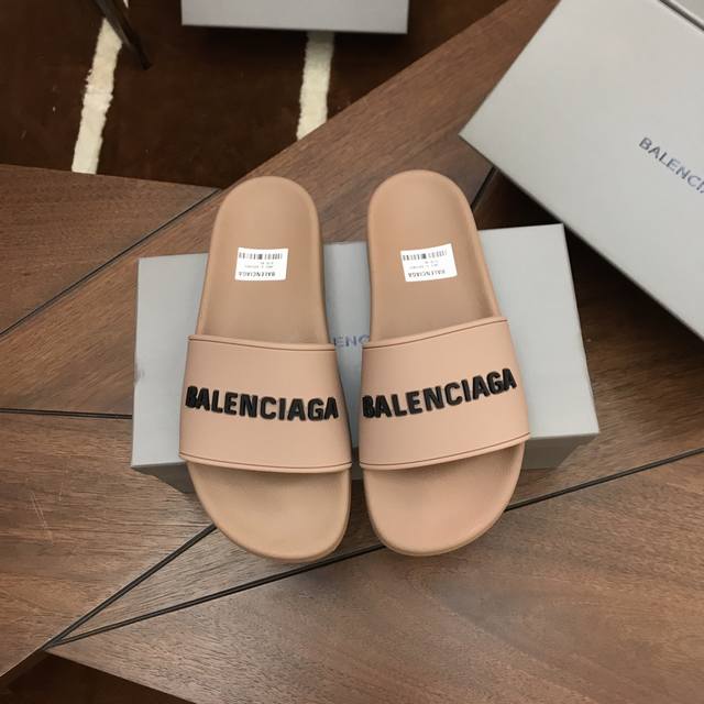 Balenciaga Luxury Couple Slippers, Casual, Loose And Comfortable, Must-Have Item
