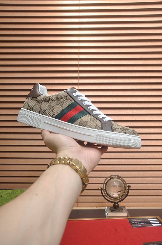 Factory Price P Gucci Official Website 1:1 Sports Men's Shoes Are On The Market.
