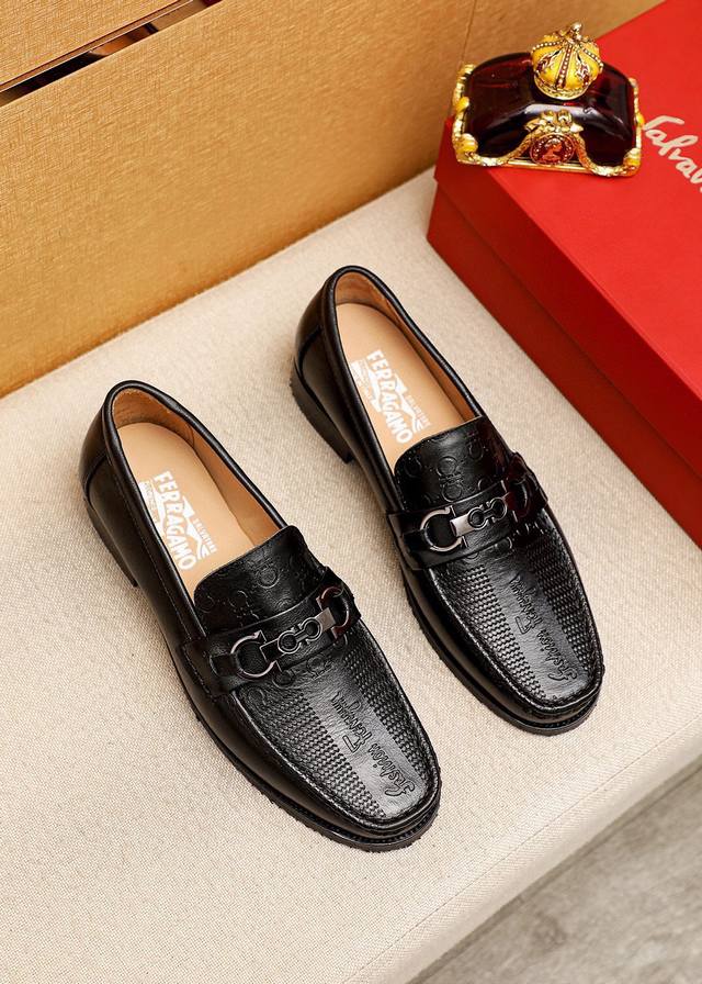 Product Trademark Ferragamo Salvatore Ferragamo Casual Leather Shoes Standard Si