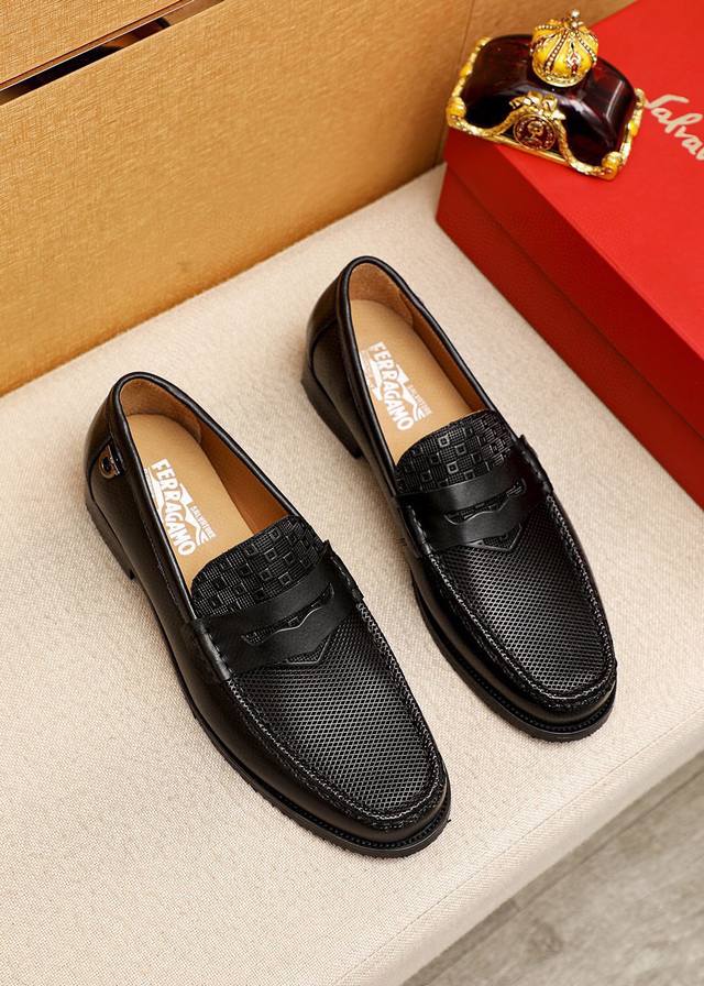 Product Trademark Ferragamo Salvatore Ferragamo Casual Leather Shoes Regular Siz