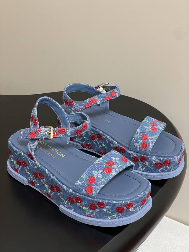 Color Scheme 25Ss New Spring And Summer Louis Vuiteeon Lv Maya Flatform Sandals,