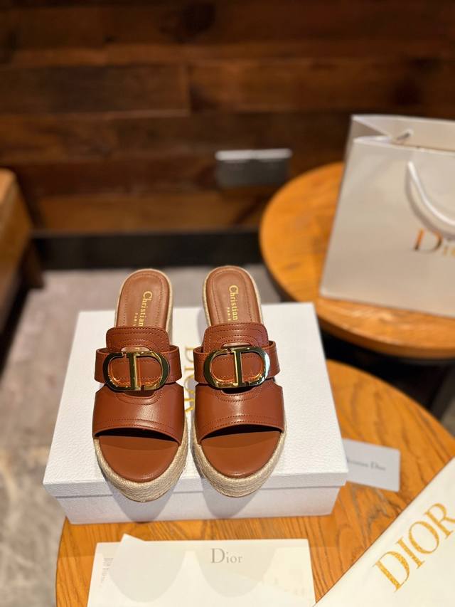 dior Chrono Dior High Version New Sandals. Simple And Versatile. Perfect And