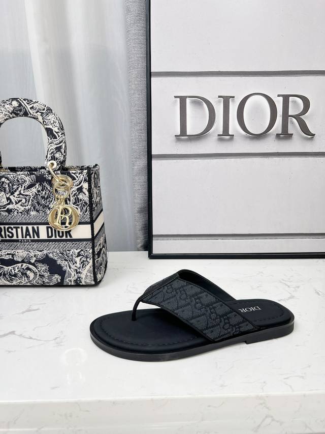 dior Alias Sandal Is A New Arrival Of The Year, A Laid-Back Yet Sophisticated