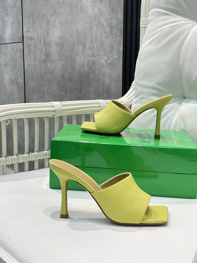 bv Bottega Veneta Creates Classic Deep-Mouthed Slippers In 18 Colors. Pear Ye