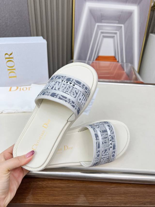 Dior Spring And Summer Show New Sandals Series Classic Thick-Soled Sandals Lambs