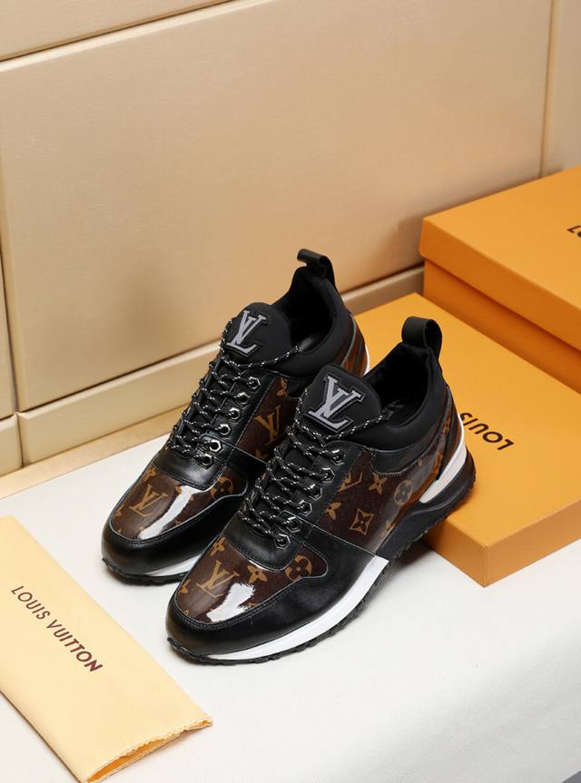 l Men's New Models Are On Sale At The Counter At The Same Time. Top Purchasin