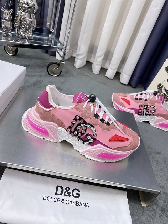 Product Trademark: Dolce&Gabbana Standard Size: 35-44 45 Customized Product Mate