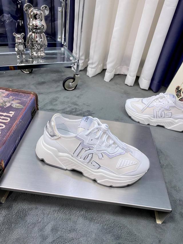 Product Trademark: Dolce&Gabbana Standard Size: 38-44 45 Customized Product Mate