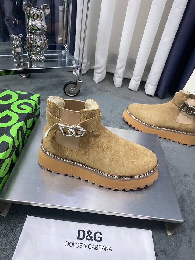 Product Trademark: Dolce&Gabbana Standard Size: 35-44 45 46 Customized Product M