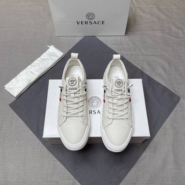 versa*Versace Men's New Models Are On Sale. Synchronized Top-Layer Cowhide Up
