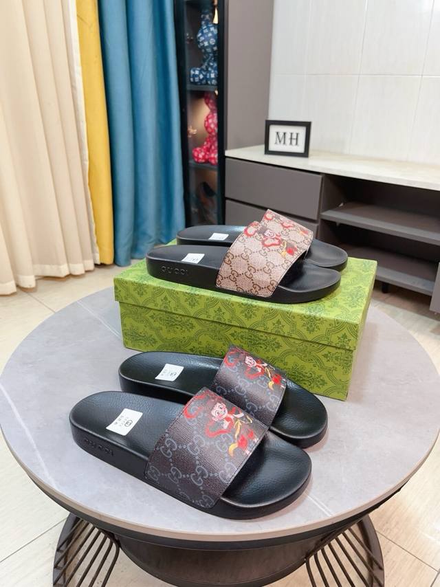 Factory Price P Gucci High-End Men's Summer Slippers Upper Material First Layer