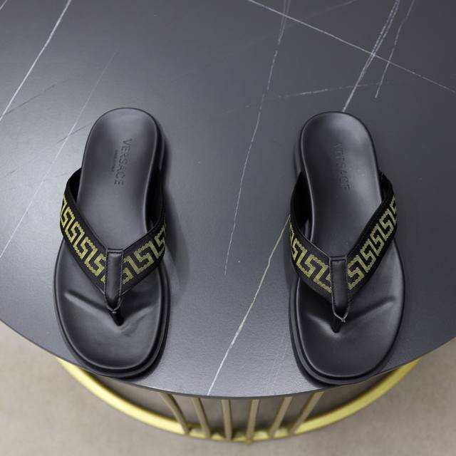 Factory Price Pp Brand Versace Standard Size 39-44 Grade Official Website Same S