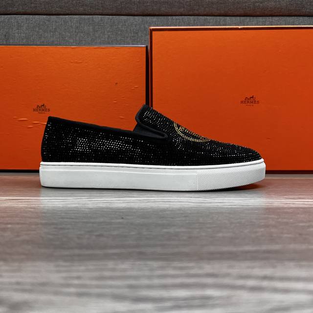 Factory Price P Hermes New Casual Shoes Slip-On Shoes Uppers Are Made Of Frosted