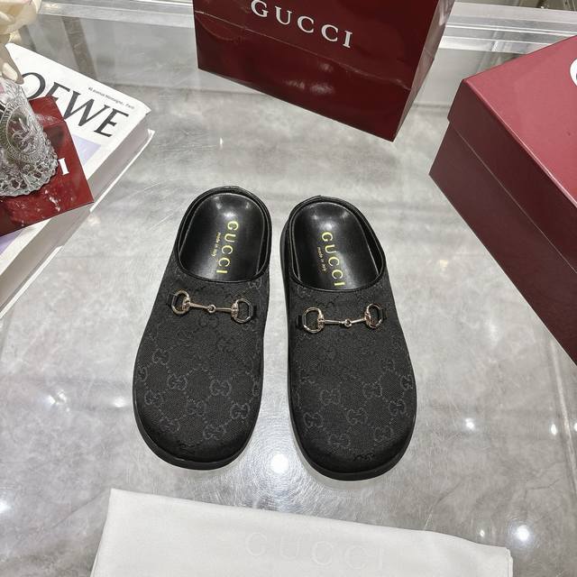 g Women's: 35-42 Gg Continues To Use Archival Symbols In The 2025 Pre-Fall Co