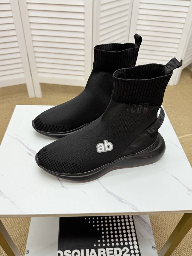 dsquared2 Casual Sports Shoes Are On Sale At The Same Time In Z Cabinet. Orig