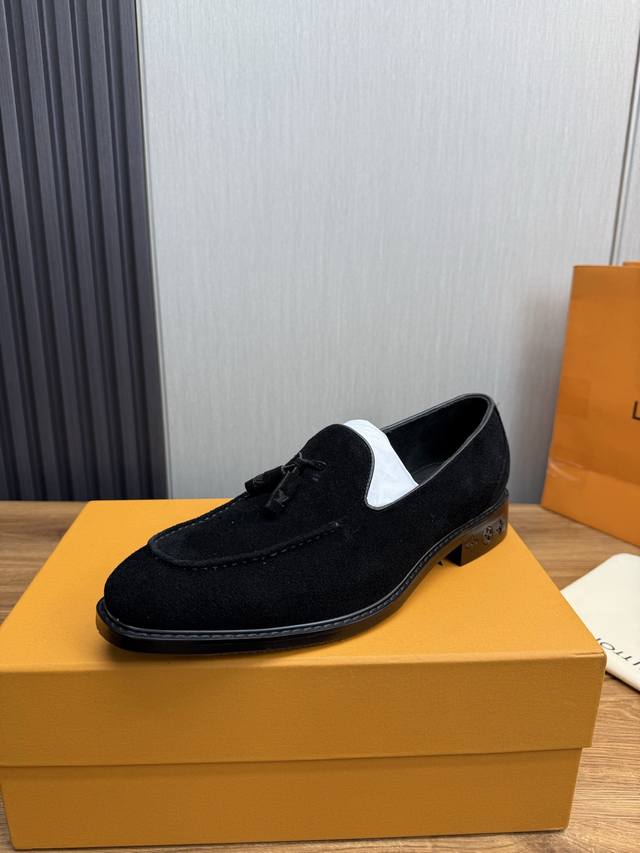 Factory P Price Lv. Men's Business Casual Leather Shoes Top Quality. 1:1 Deliver