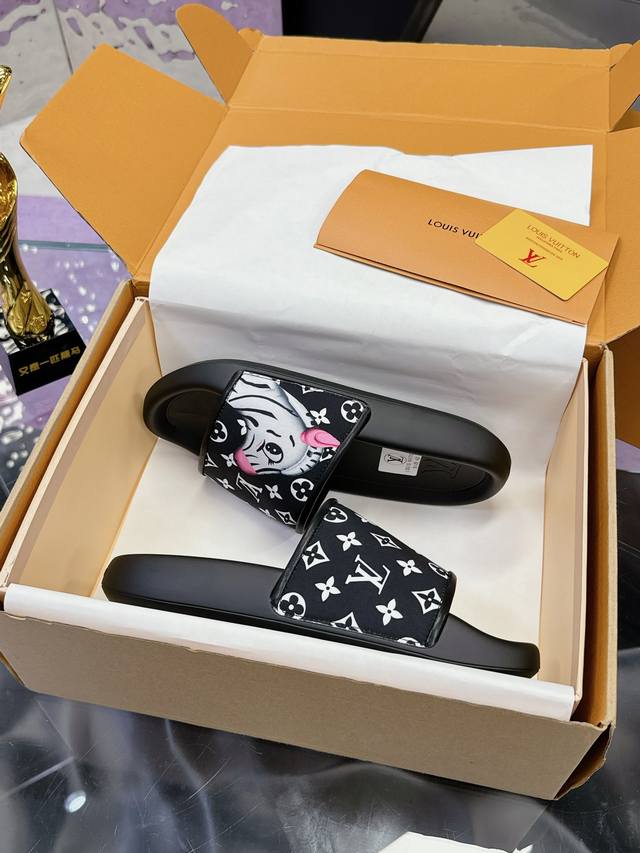 lv Slippers Series Top Purchasing Lv Men's Spring And Summer Slippers Counter