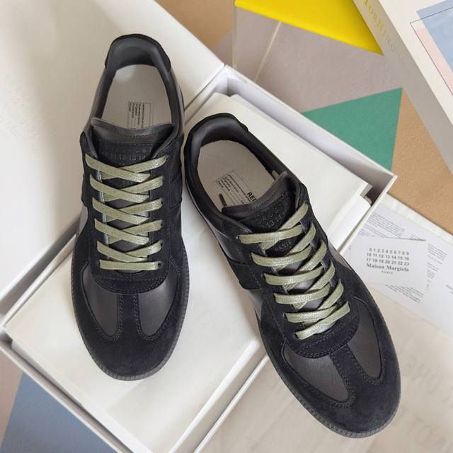 Top Version Couple Model Maisonmargiela Mm6 Margiela Couple Model German Trainin