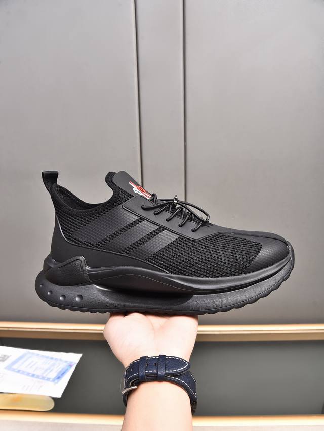 moncler Men's Outdoor Lace-Up Sneakers Are Comfortable And Non-Slip. Designed