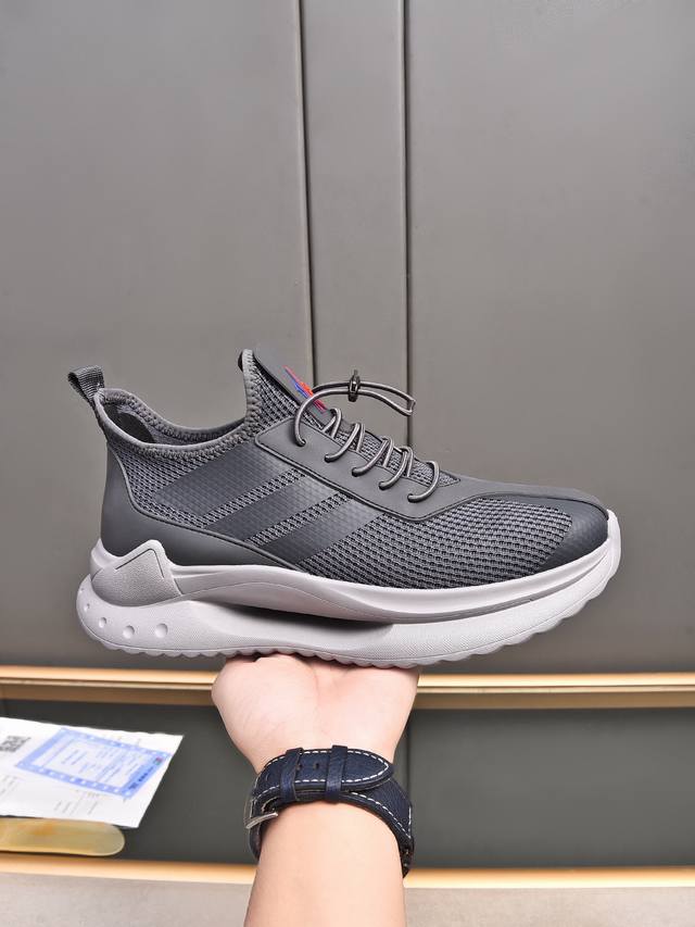 moncler Men's Outdoor Lace-Up Sneakers Are Comfortable And Non-Slip. Designed