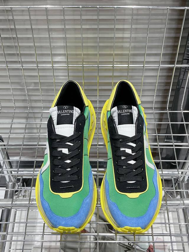 valentino Size: 39 44 38.45 Customized Valentino Sports Shoes Series Valentin