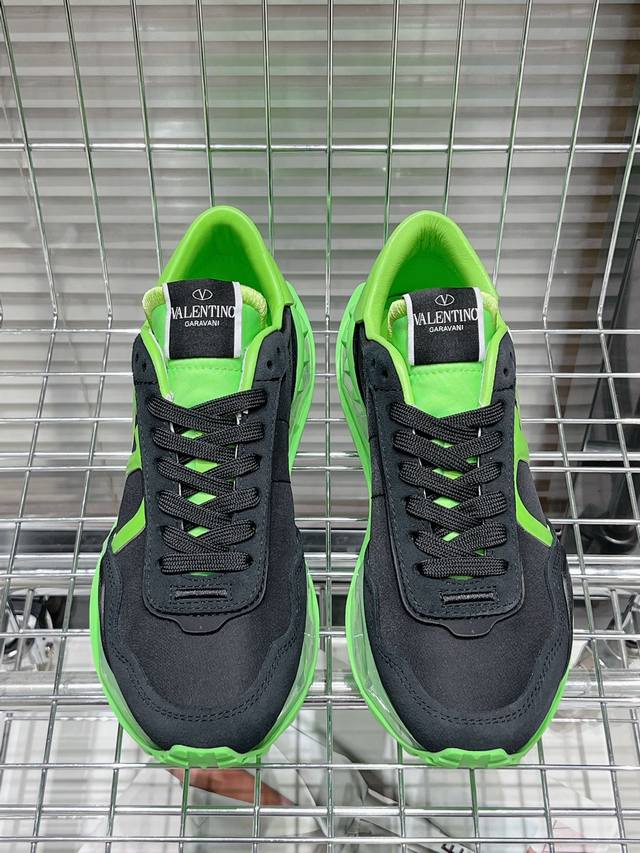 valentino Size: 39 44 38.45 Customized Valentino Sports Shoes Series Valentin