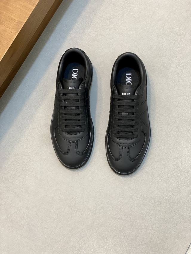 dior's New Casual Sneakers Define Your Fashion Steps. Boldly Using Innovative