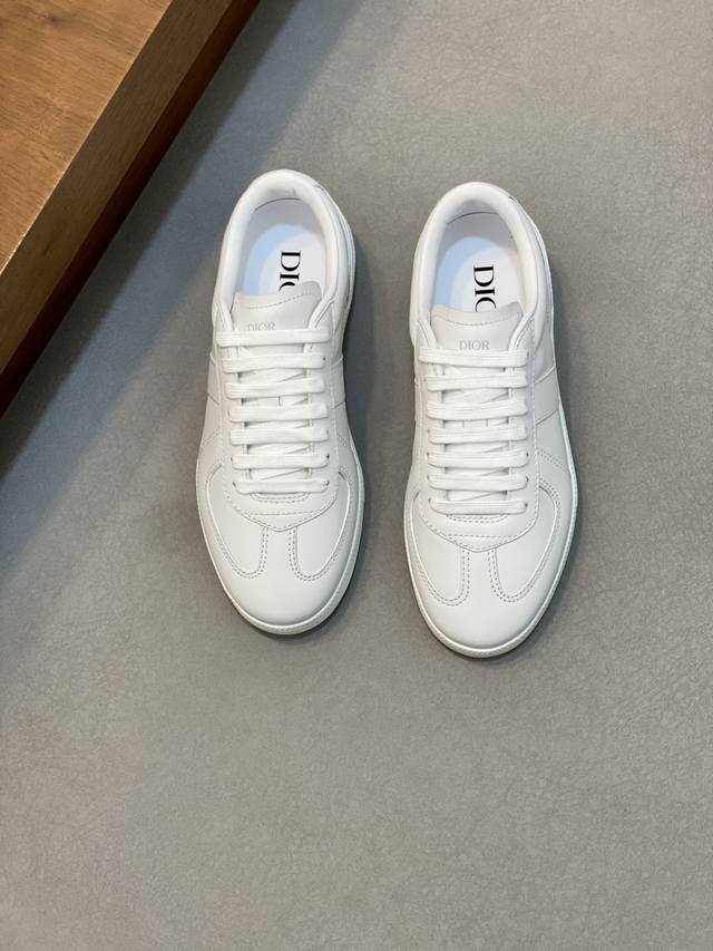 dior's New Casual Sneakers Define Your Fashion Steps. Boldly Using Innovative