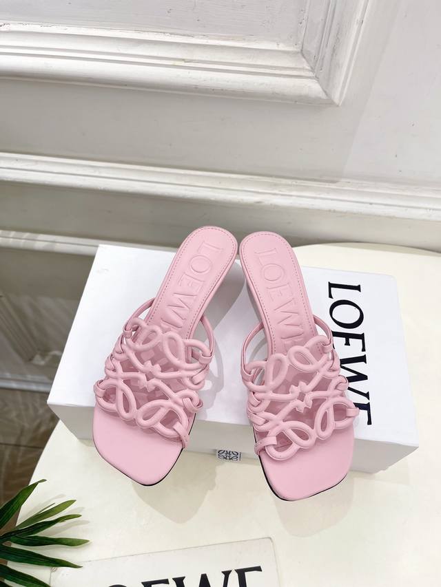 loewe 2025 Spring And Summer New Product Petal Anagram Hollow Kitten Heel Sli