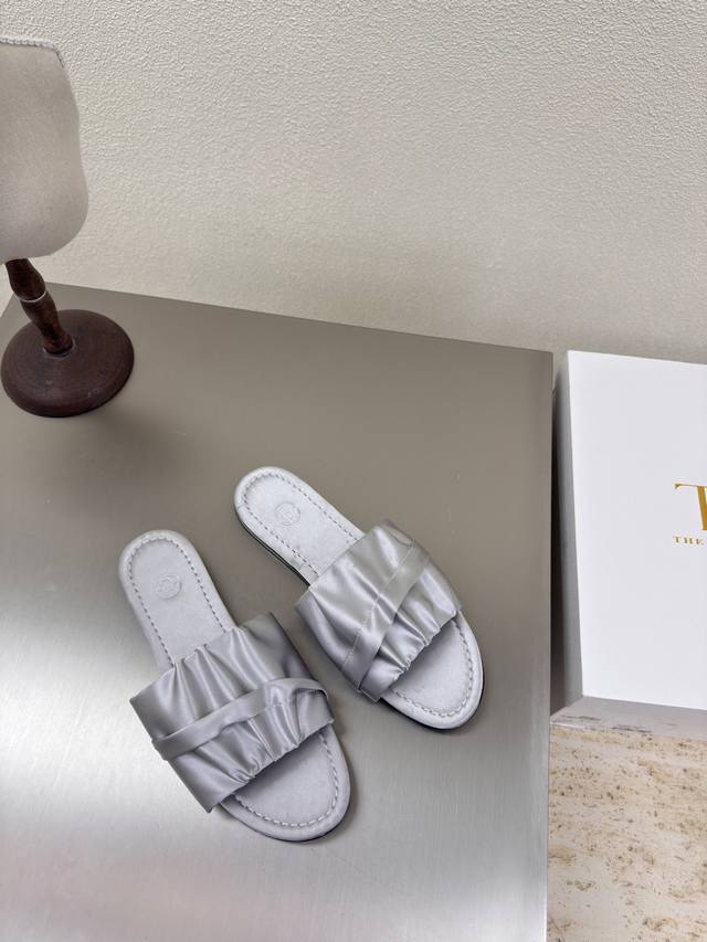 Flat-Soled Pleated Slippers Made Of Silk Minimalist Style The Row Classic Handma