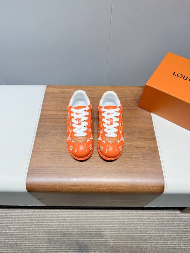 lv25 New Couple Sneakers Will Make You Fashionable When You Wear Them This Fo