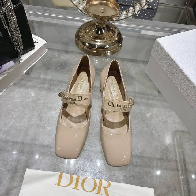 Factory 25Ss Early Spring New Dior D-My Metal Letter Square Toe High Heels This