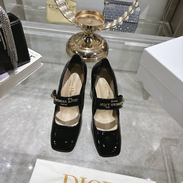 Factory 25Ss Early Spring New Dior D-My Metal Letter Square Toe High Heels This